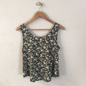 Love Culture NWOT Gray Floral Bow-Back Crop Top Size S